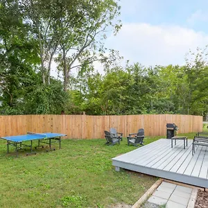 https://charming-modern-3-bedroom-home-in-east-nashville.nashville-hotels.org