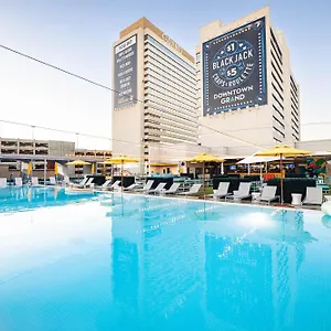 3* Отель Downtown Grand & Casino